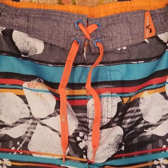 Boys size 16 ZeroXposure Swim Shorts - Picture 2 of 3